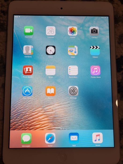 Vând Tableta Apple iPad Mini  16 GB