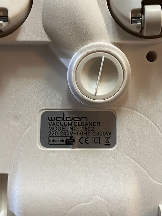 Пылесос Waldan 1822