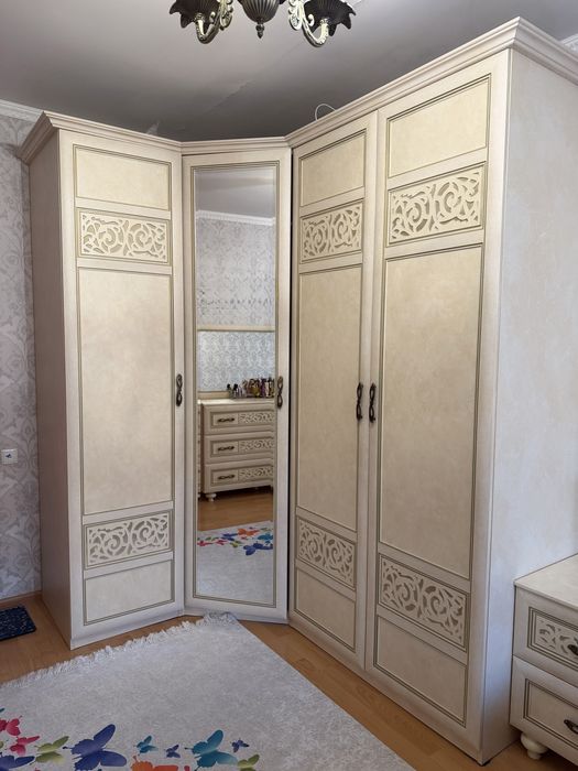 Продам спальный гарнитур (без матраса)