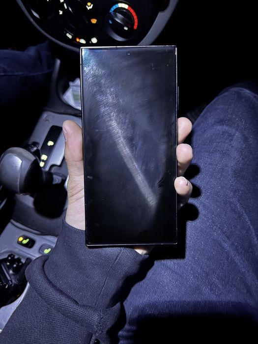 Samsung S24 Ultra 12/256 vetam kar dok full