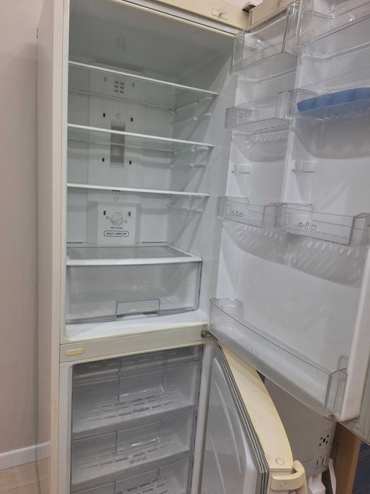 Продам холодильник LG