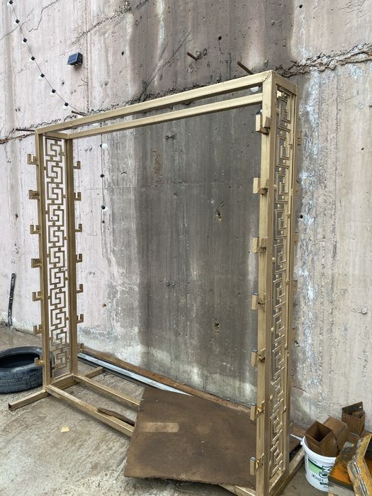 Продаю металлическую подставку