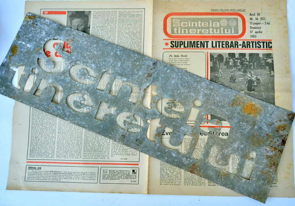 Șablon din tablă zincată folosit la publicitatea ziarelor în comunism