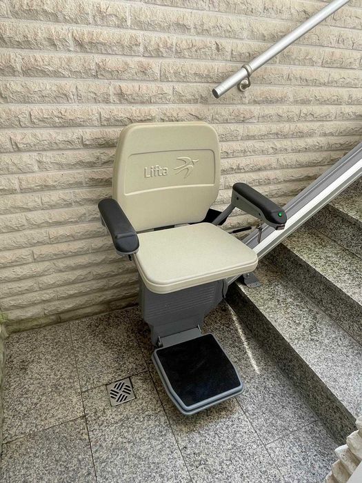Lift pentru persoane cu dizabilitati
