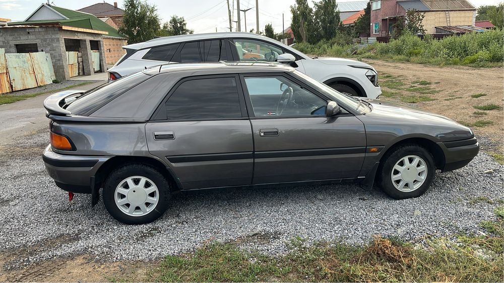 Продам мазду 323