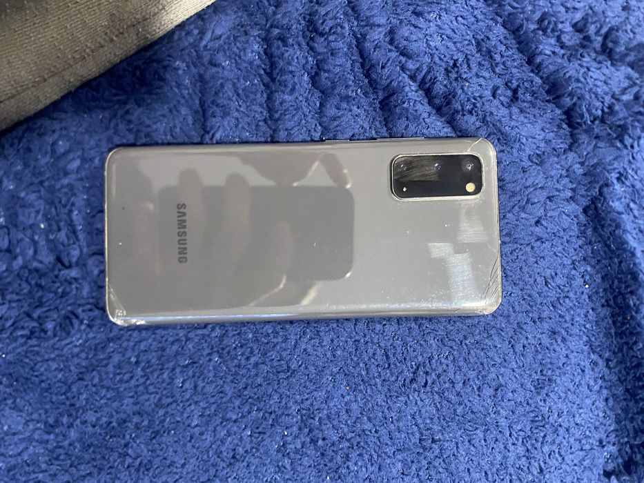 Vand telefon samsung s20