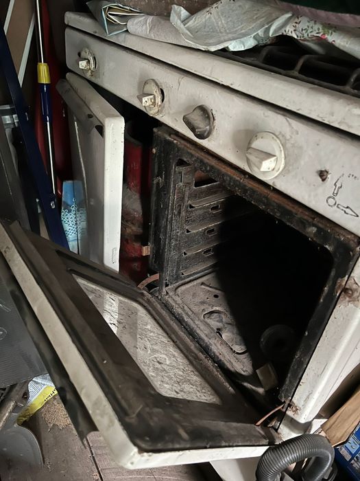 Продам газ плиту, три камфорки