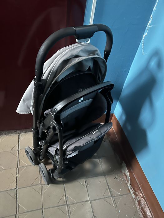 Продам коляску от Joie
