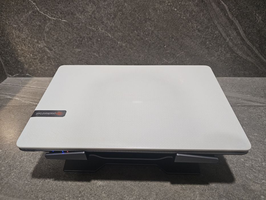 Отличный Ноутбук Acer (core i5/6ОЗУ/500HDD)