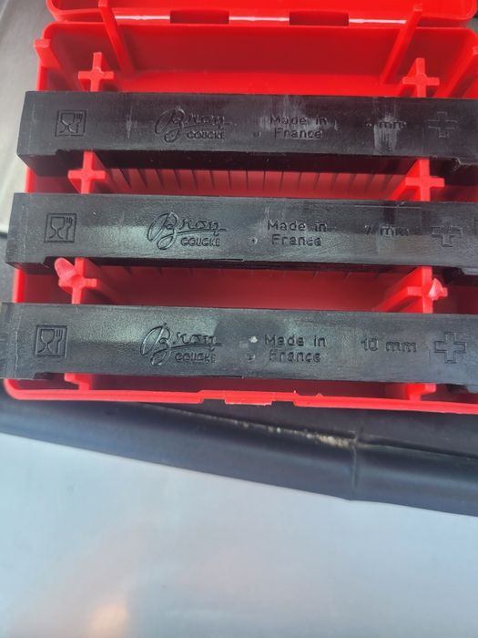 Vand 3 case de marcat profesionale toate la pachet la pretul afisat