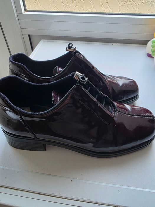 Елегантни обувки 40 номер