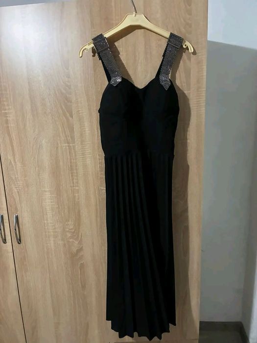 Продават се рокли!