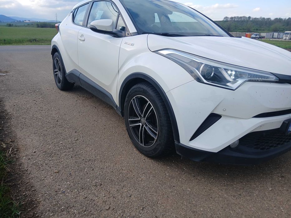 TOYOTA C-HR 2018 — imagine 2