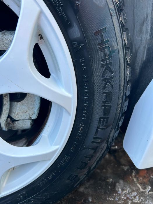 Продам комплект зимних колёс