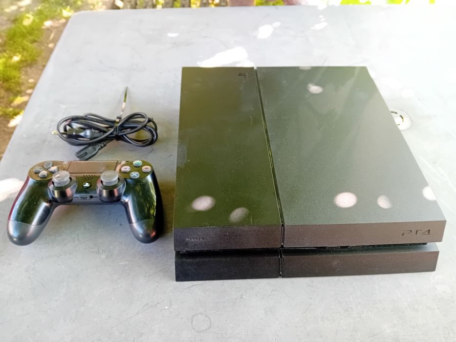Ps4 model CUH 1216A
