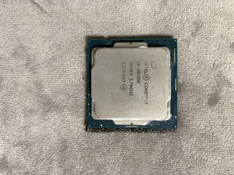 Intel Core i3-12100F Intel Core i3-10105F