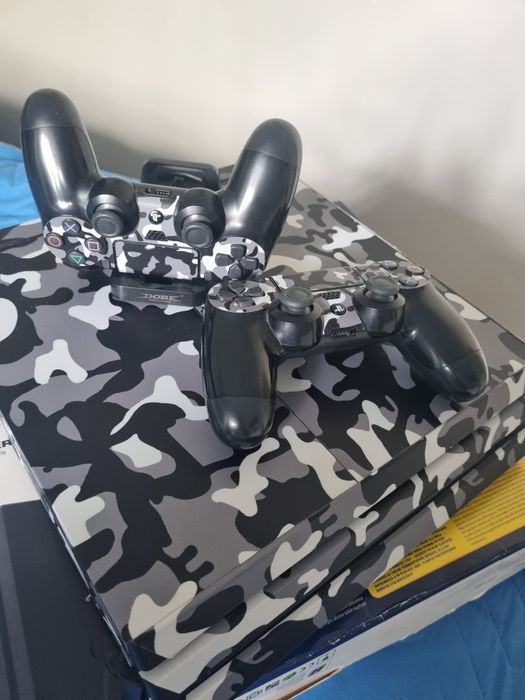Playstation 4 pro CUH 7216B