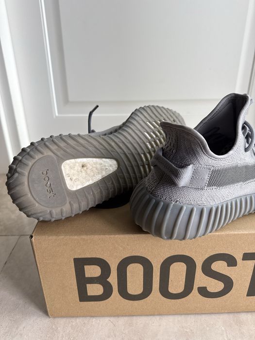 Yeezy Boost 350 V2