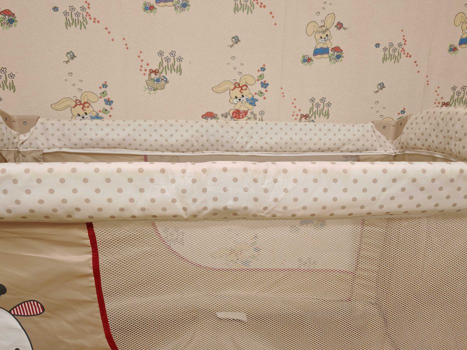 Преносима бебешка кошара Hauck Babycenter Жираф с две нива и аксесоари