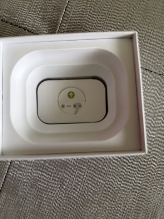 Airpods pro 3-дясна слушалка и кутия