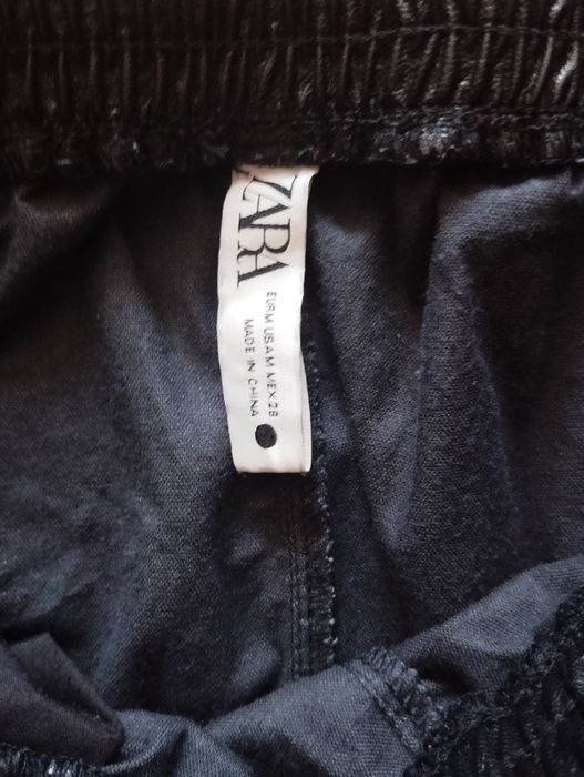 Pantaloni piele Zara