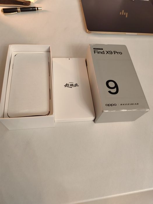 Vând OPPO Find X9 PRO