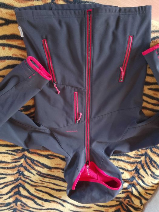 Vând geacă softshell 128/134