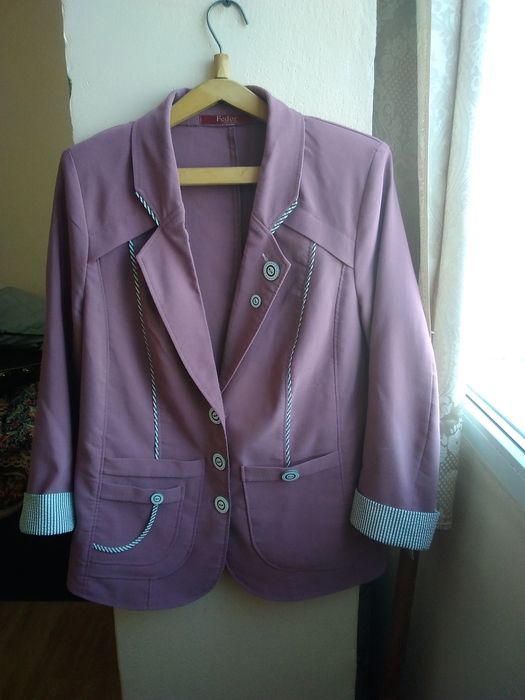 Пиджак женский, размер 48.