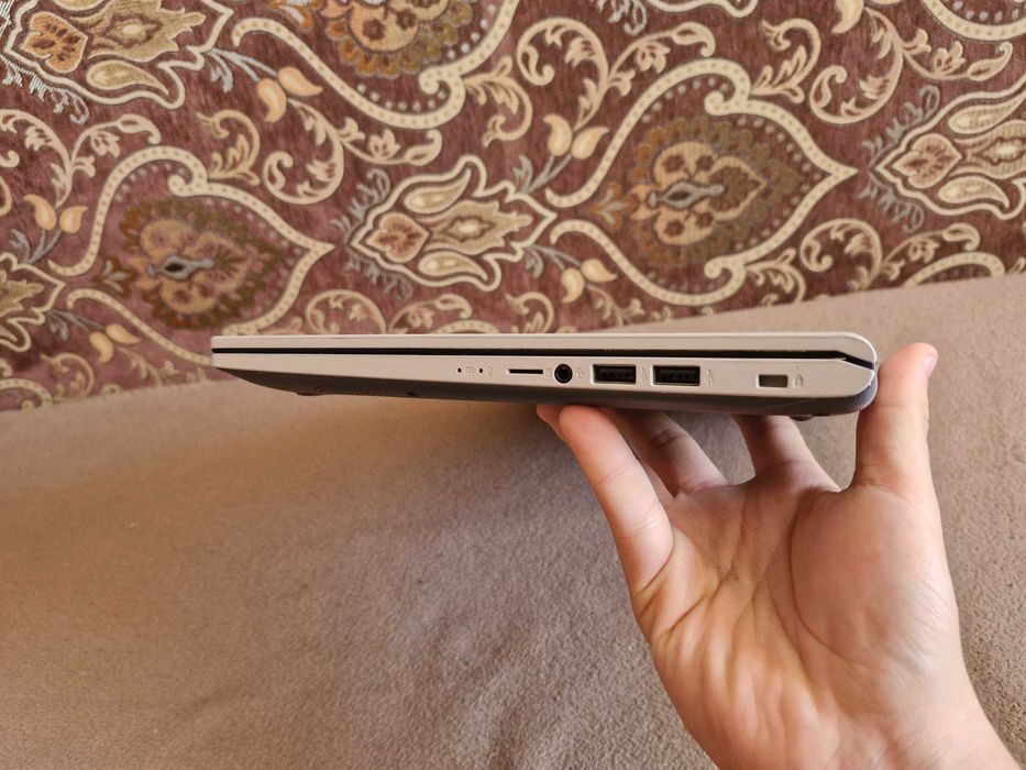 Быстрый Asus i3-10. Батарею держит 2ч