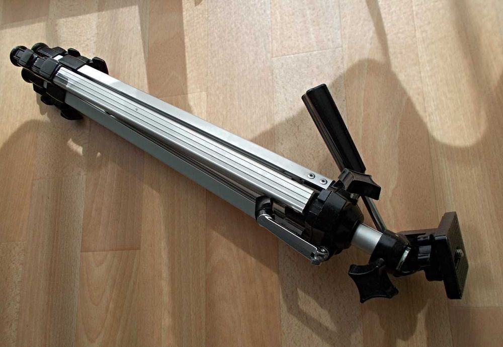 Фотоапарат Panasonic Lumix FZ-50. С принадлежности, фото-чантичка и статив. Мн. добър