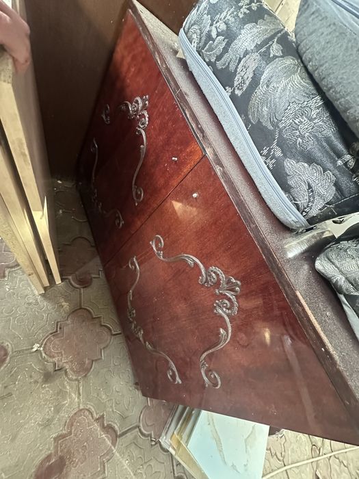 Старая мебель в зал