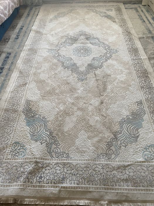 Ковер 2*4 в отличном сосиояний