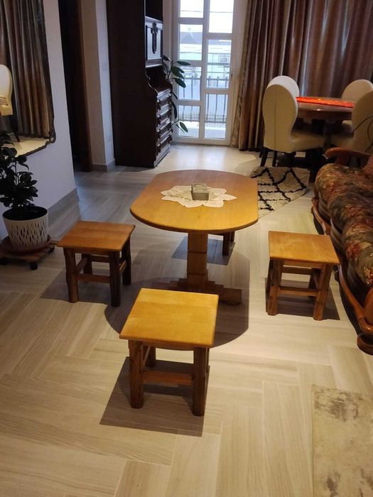 Măsuță mica cu 4 tamburele