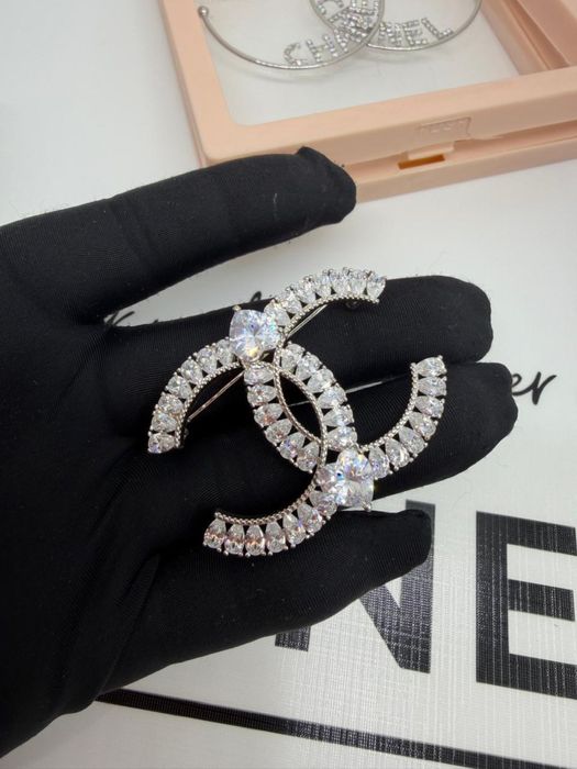 Сотуары  чокеры от Шанель