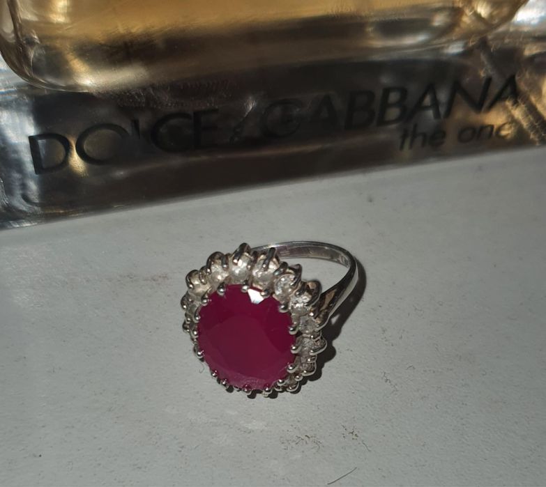 Inel de argint cu rubin