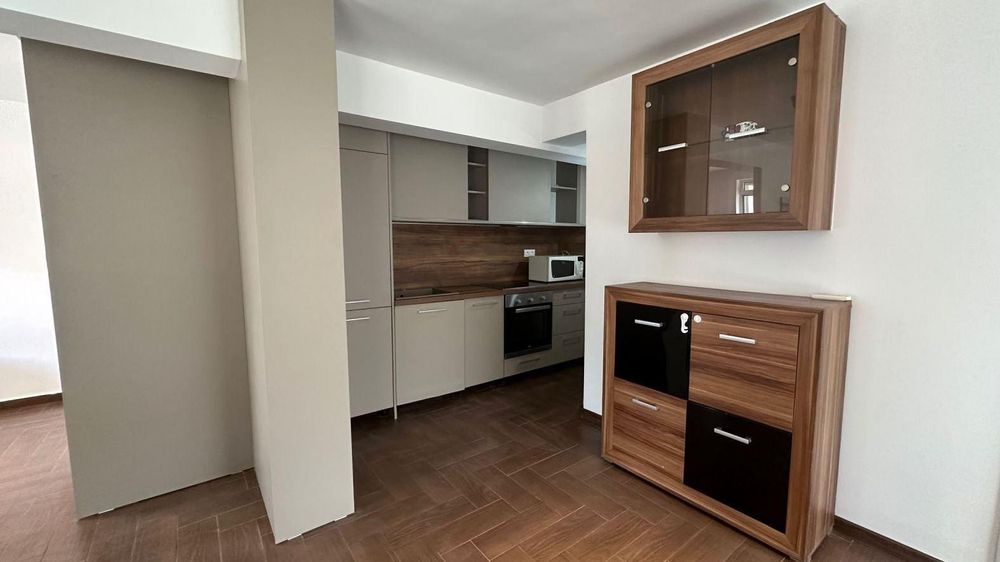 Дава се под наем Двустаен апартамент в Варна, Бриз - 80 кв.м за 600 € - Снимка #2