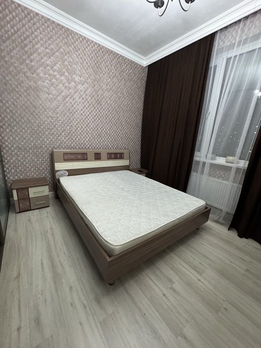 Кровать двуспальная с матрацом Розали