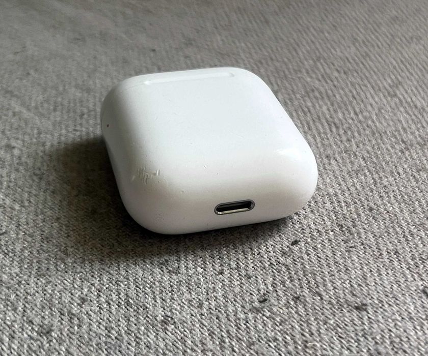 Apple AirPods 2 carcasa A1602 Lightning stare foarte buna