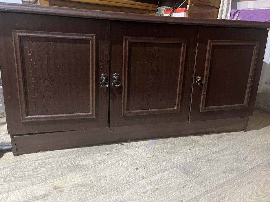 Пррдам стенку  в хорошем состояние