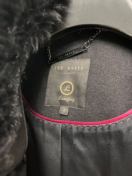 Продам пальто Ted Baker
