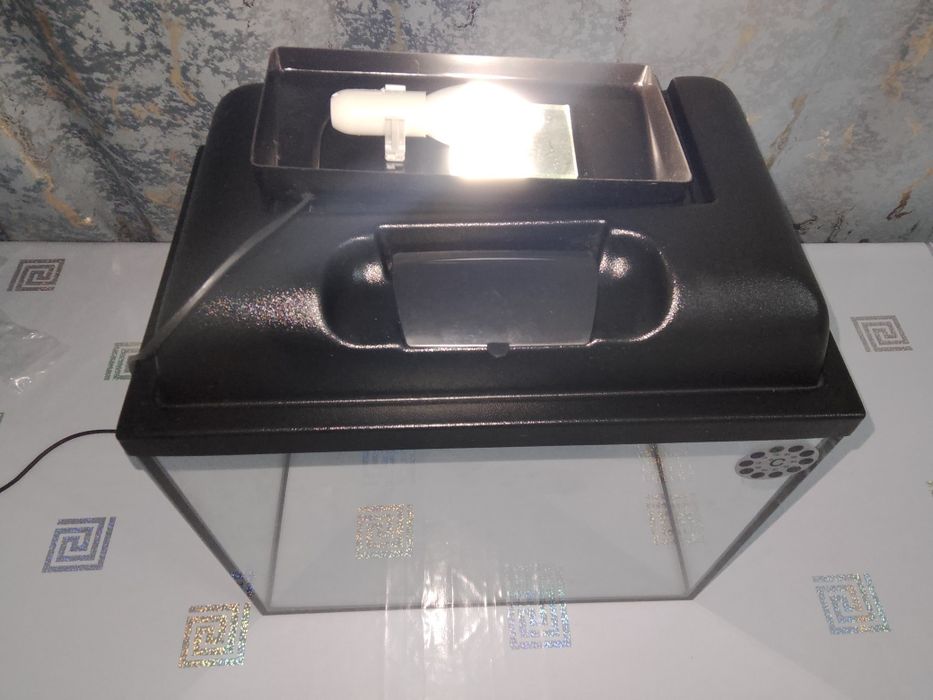 Продаётся Аквариумы.1)30л.2)35л.