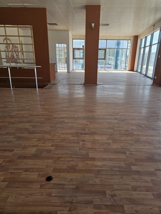 Vand  spatiu comercial sau depozitare