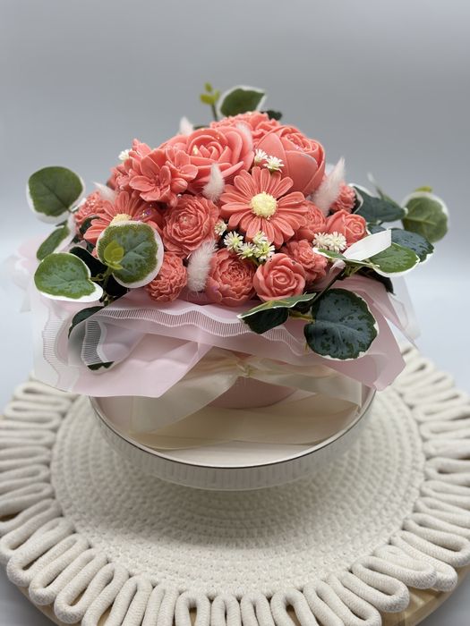 Aranjament floral din 100% ceara de soia