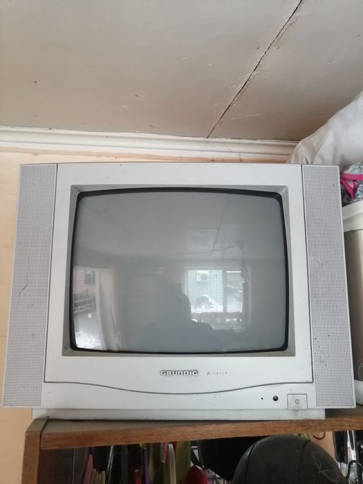 Продаются светной телевизор