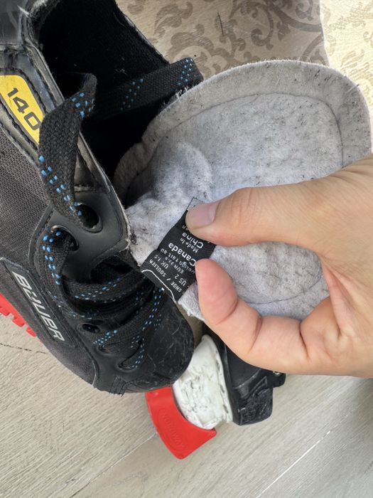 Коньки хоккейные