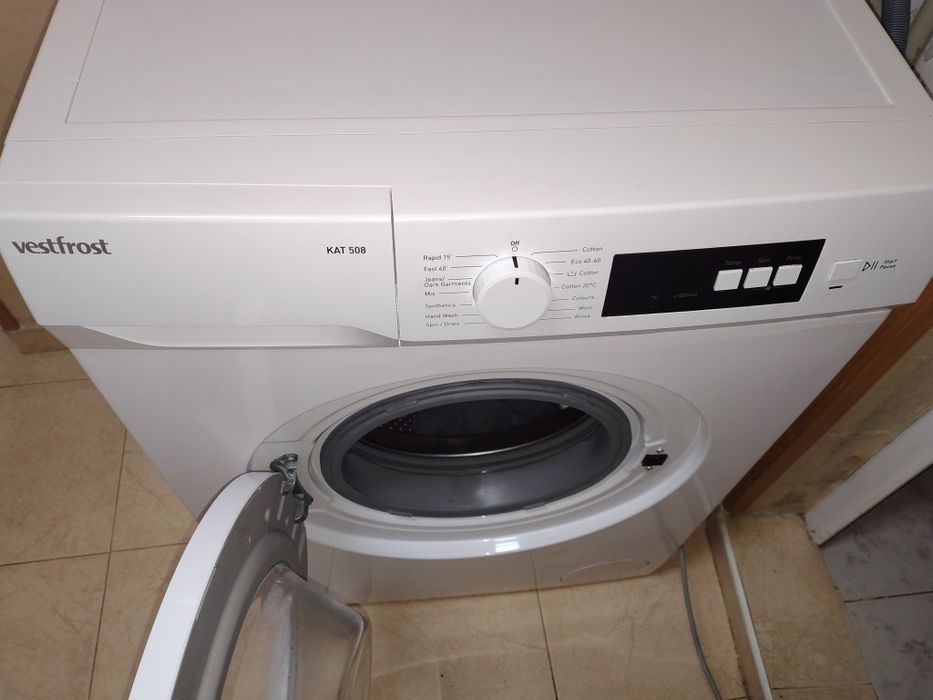 Продавам пералня vestfrost kat-508