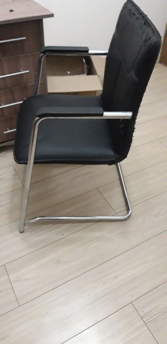 Офисное кресло кожзам