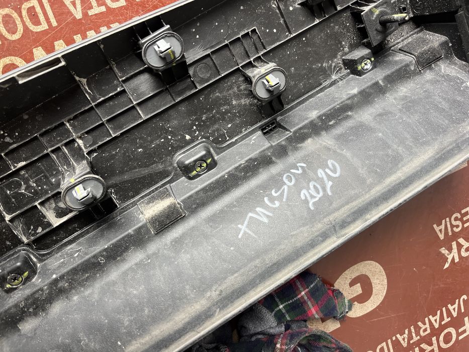 Лайсна,вежда Hyundai Tucson 2020- 2бр.