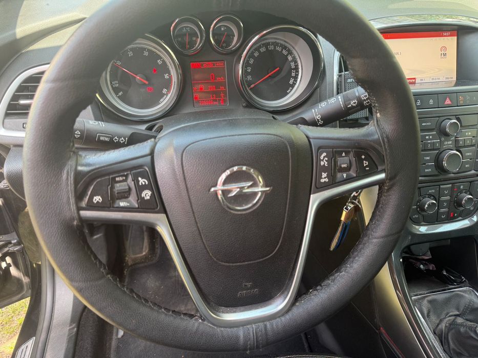 Vând Opel astra j 1.6 cdti 2015