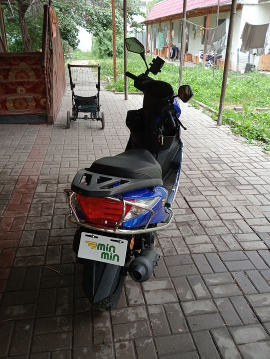 Мопед М8 скутер.